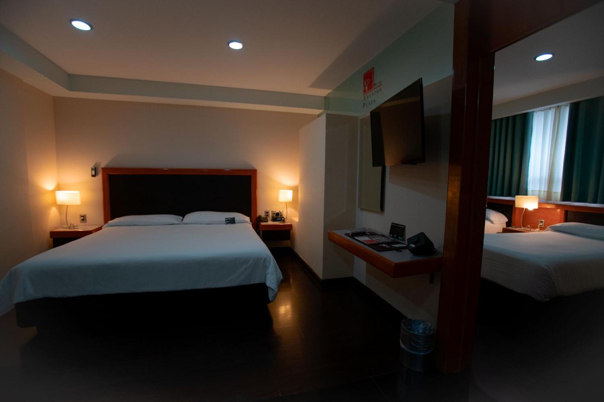 Hotel Abastos Plaza Kota Meksiko Bagian luar foto