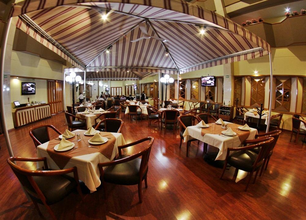 Hotel Abastos Plaza Kota Meksiko Bagian luar foto